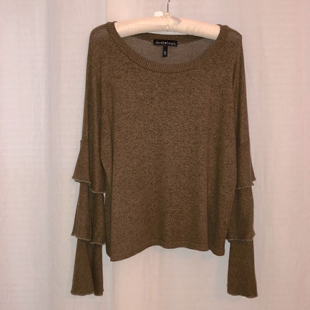 derek heart L Crewneck Pullover Heather Camo Green Ribbed Tiered Bell Sleeves